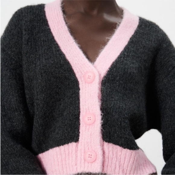 Zara Gray Pink Trim V-Neck Women's Chunky Sweater - Picture 2 of 11